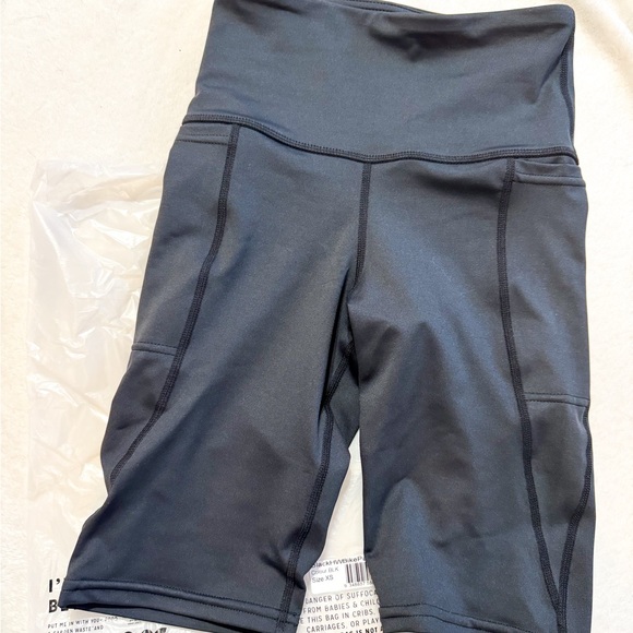 Black milk hw bike shorts - Picture 2 of 8